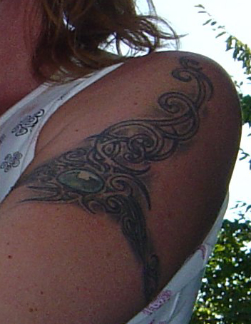 Tat left arm