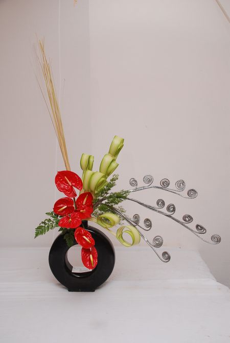 Handmade Boat Shape Ceramic Ikebana Vase/japanese Flower Arrangement/kenzan  Flower Frog Included 