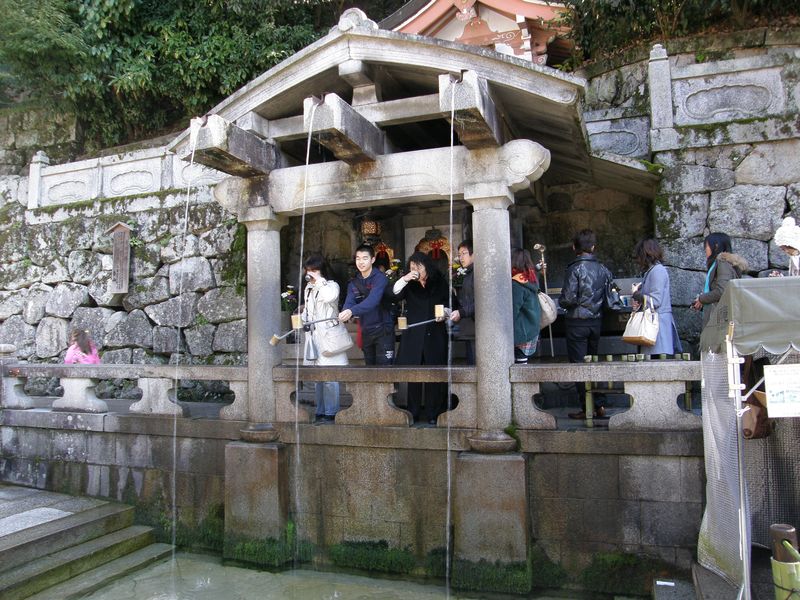 Kiyomizu-dera water drinking