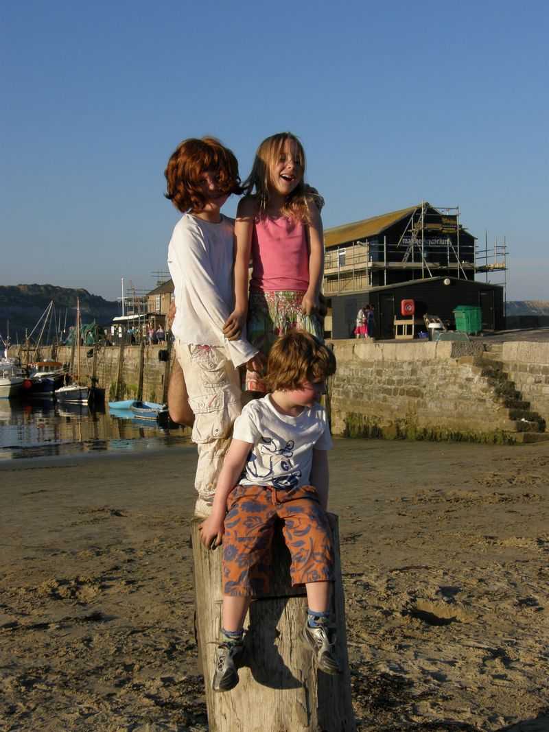 Kids on a post