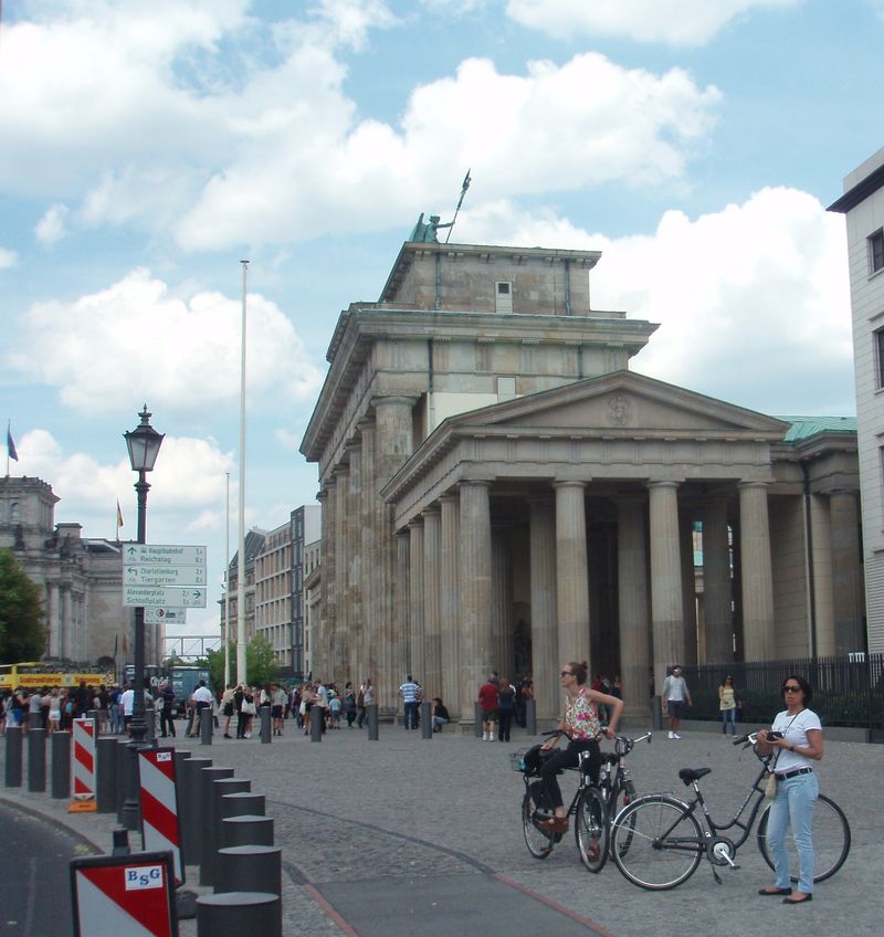 Brandenberg Gate crop